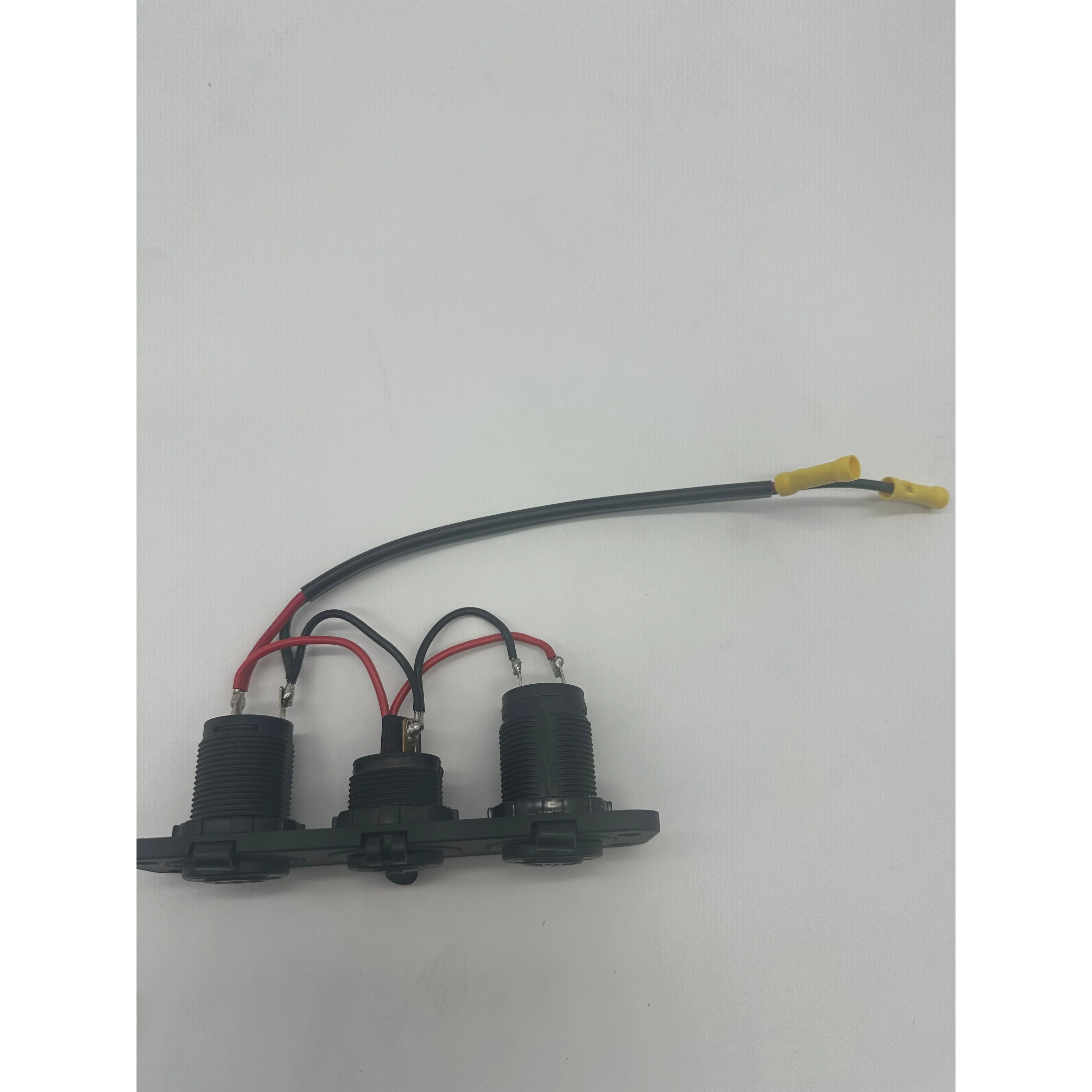 Accessory Plate - 3 gang - PRE-WIRED Sockets - Image 2