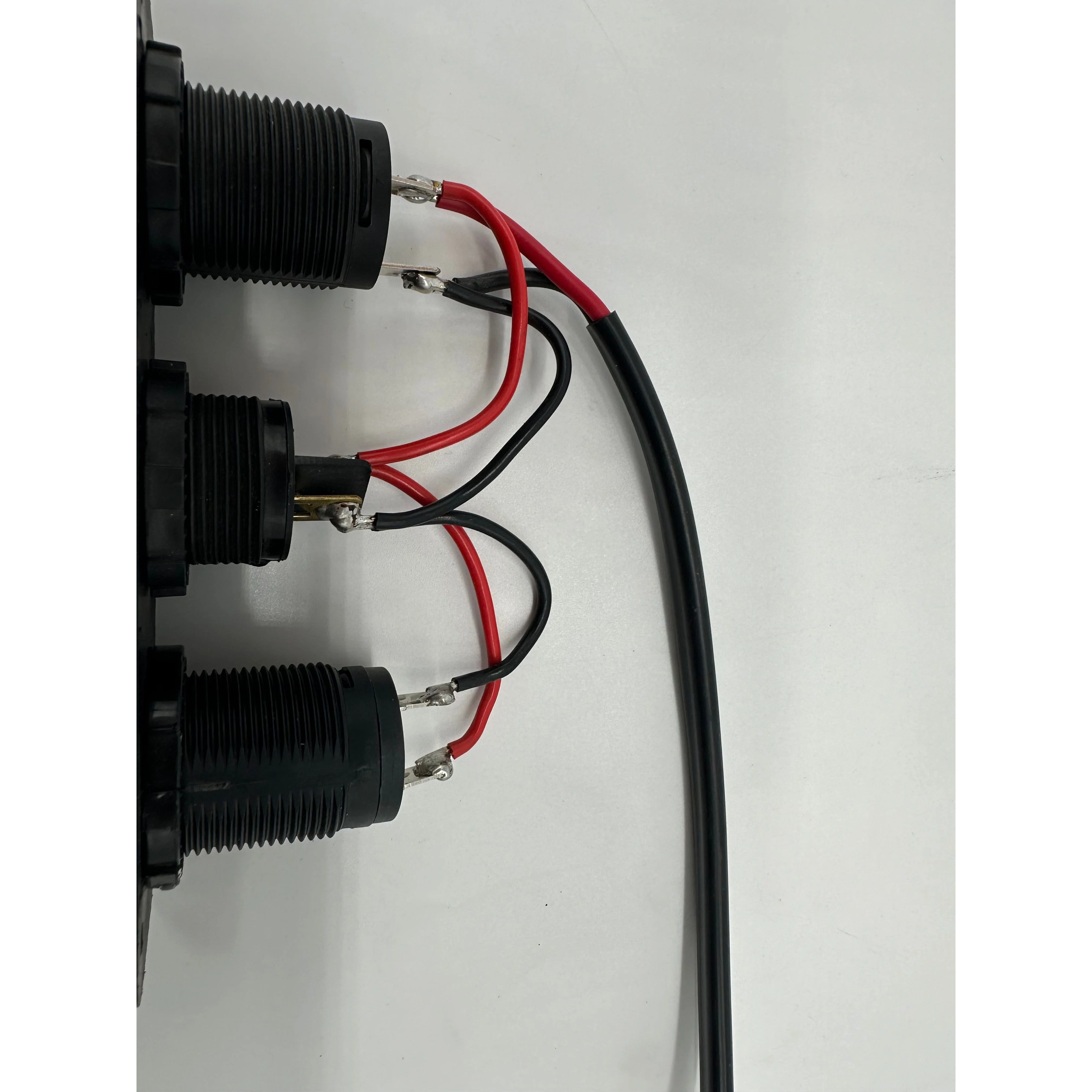 Accessory Plate - 3 gang - PRE-WIRED Sockets - Image 3