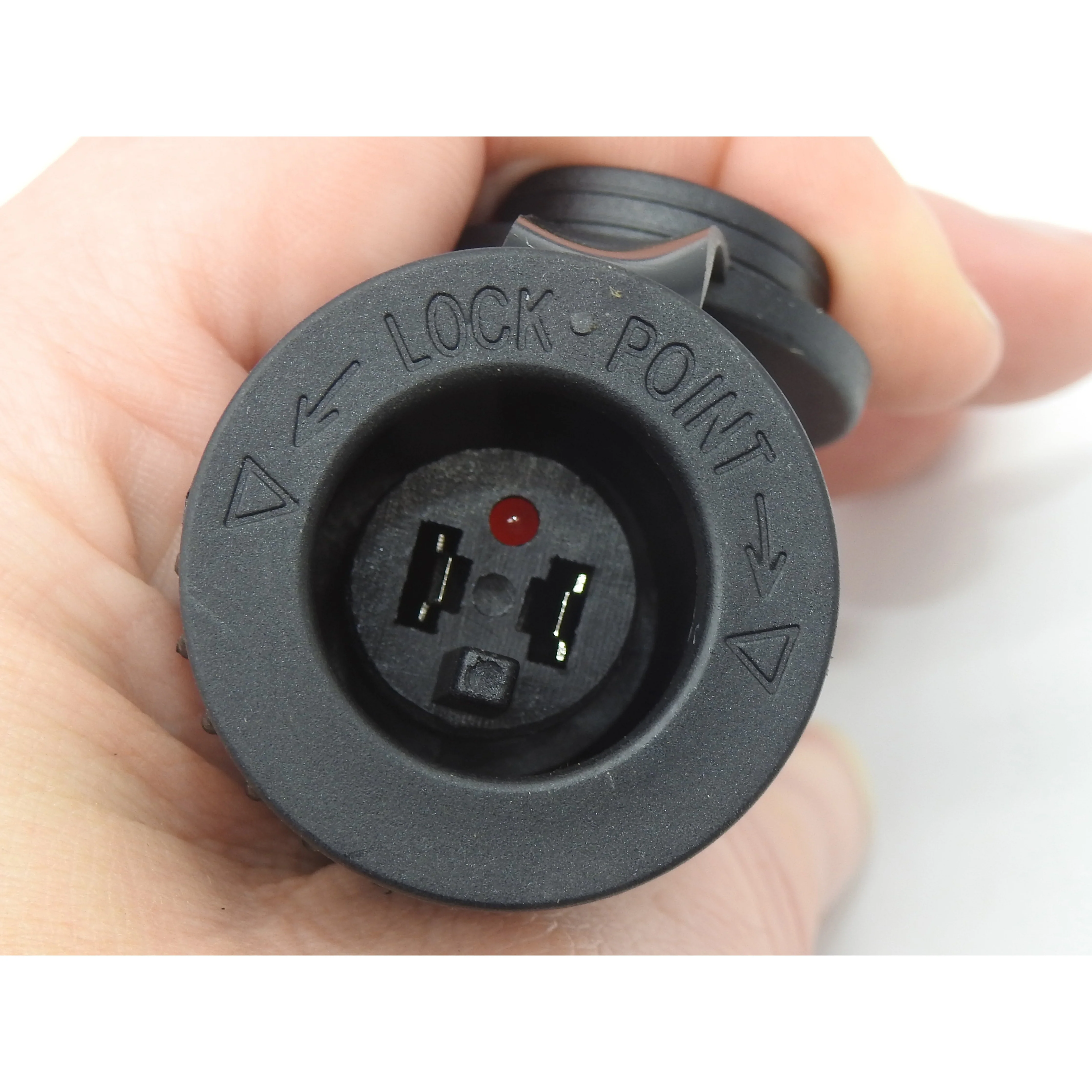 Adaptor - Male Engel plug to Female Cigarette socket | E-C - Image 2